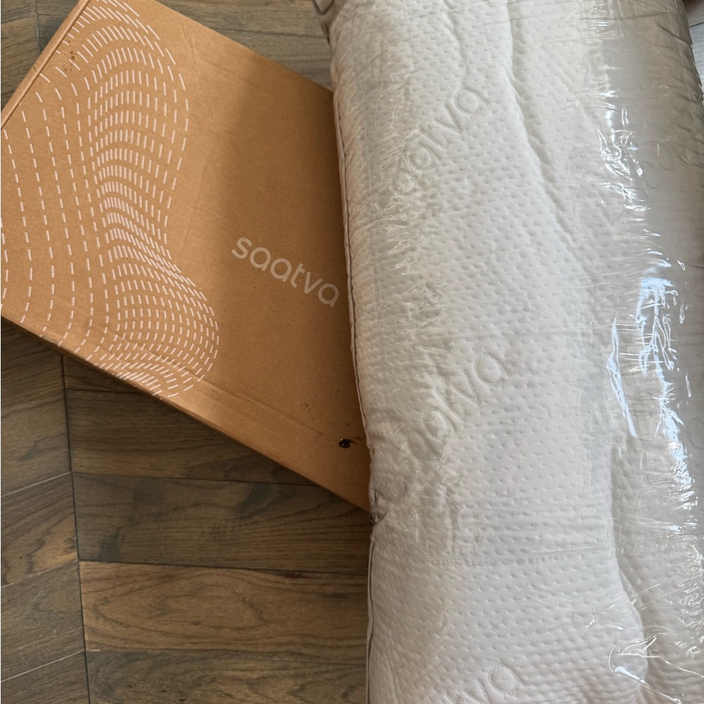 Saatva Cloud Memory Foam King Pillow